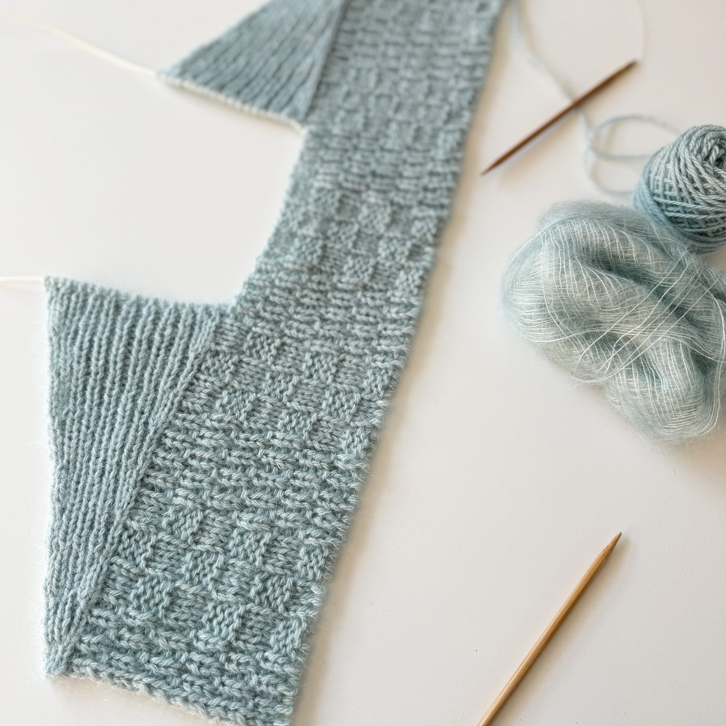 Notebook Mono Sweater